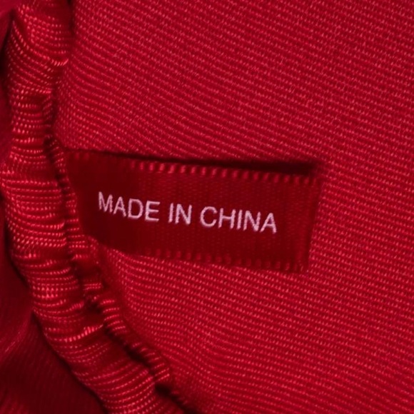 Marc Jacobs Red Crossbody Bag with Smooth Leather and Gold Zipper - Picture 8 of 10